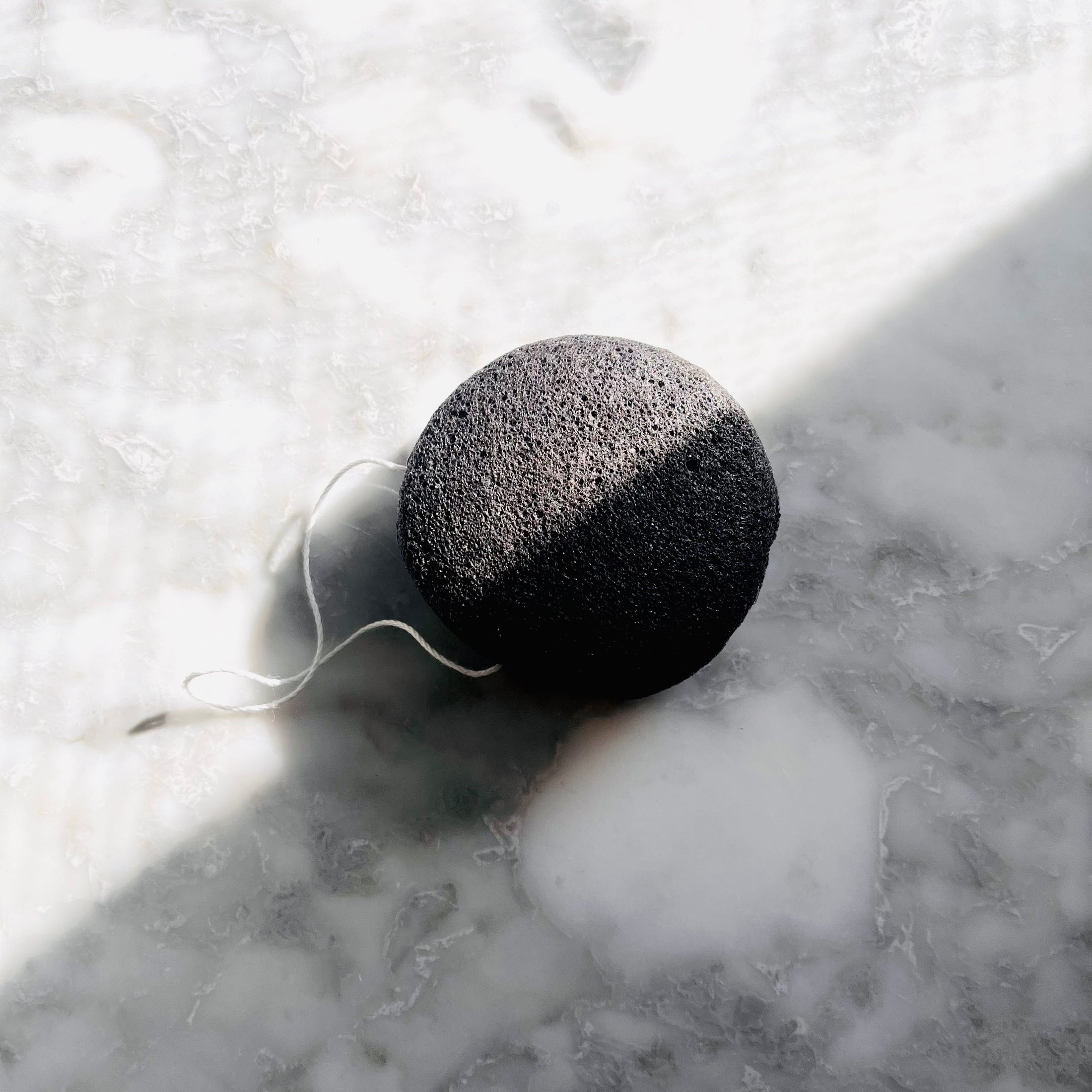 KONJAC SPONGE CHARCOAL FACE & BODY